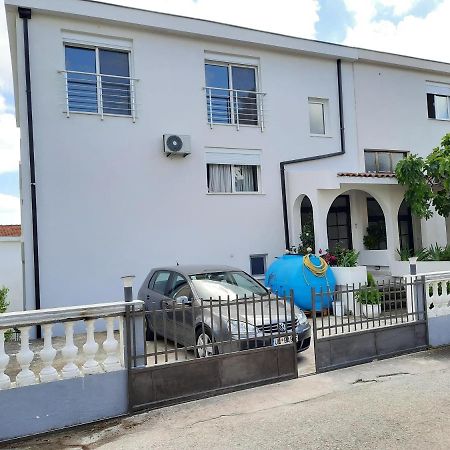 Studio Apartments Jupo Ulcinj Exterior foto