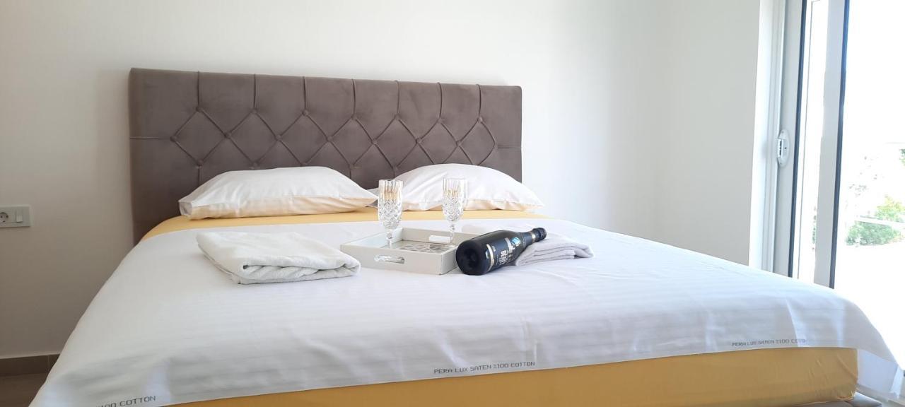 Studio Apartments Jupo Ulcinj Exterior foto